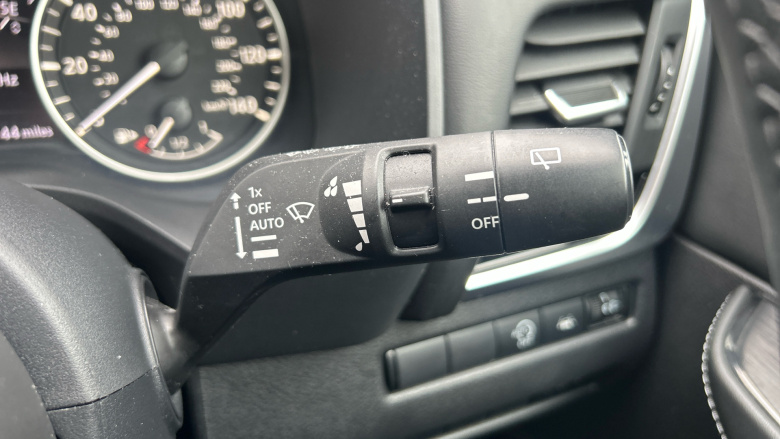 Nissan Qashqai 1.3 DiG-T MH N-Connecta 5dr Petrol Hatchback